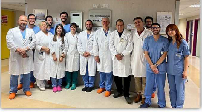 I chirurghi della clinica urologica dell'AOU Marche diretta dal prof. Galosi hanno asportato la vescica e il rene su un paziente dializzato con grave insufficienza e cardiopatico.